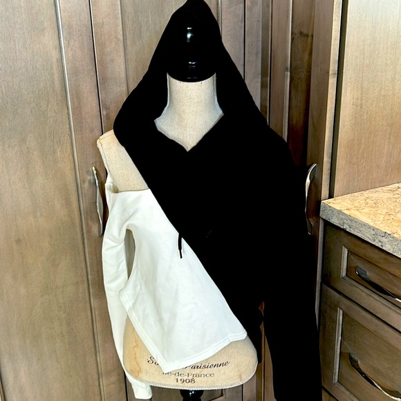 NWT Elan Brand Off-Shoulder Asymmetrical Hoodie - Picture 1 of 5
